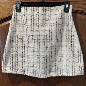 Princess Polly Plaid Tweed Mini Skirt Elastic Waist White Black Silver Size US 6